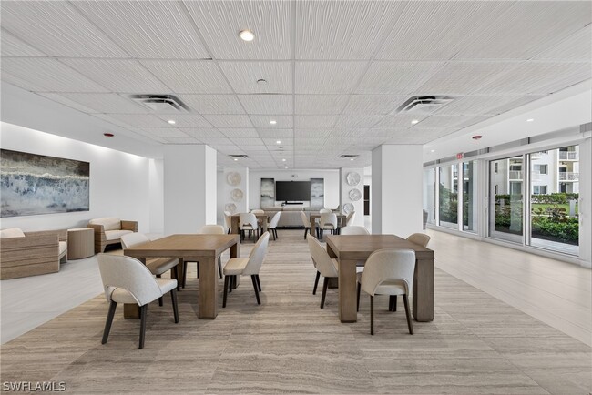 Building Photo - 3443 Gulf Shore Blvd N