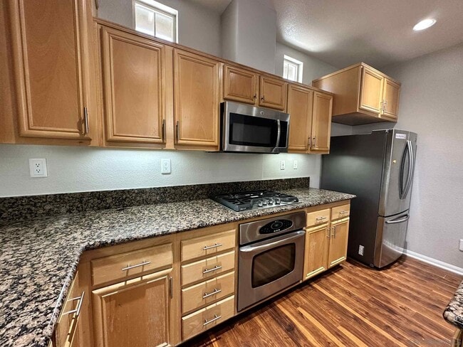 Building Photo - 1299 Blue Jean Way
