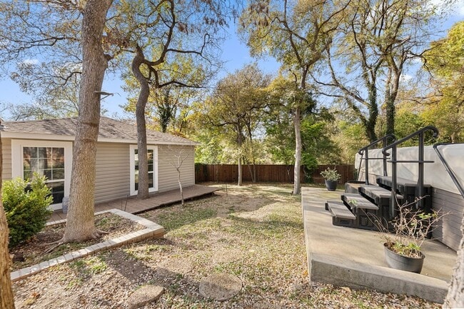 Building Photo - 8053 Claremont Dr