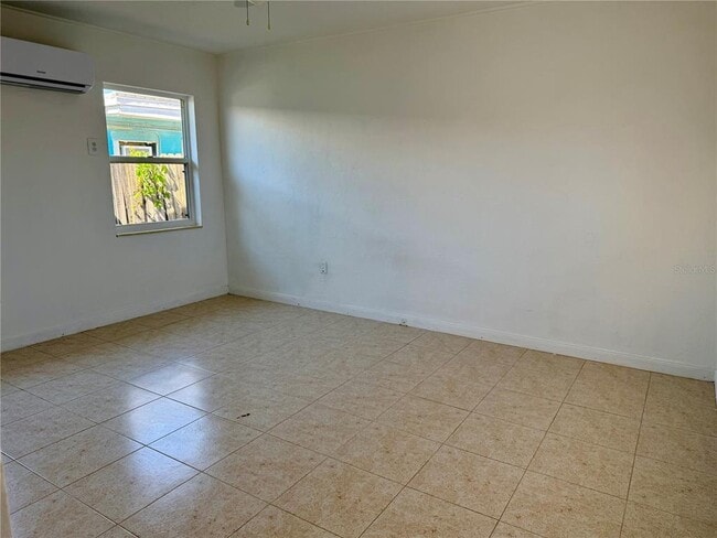 Building Photo - 551 73rd Ave