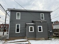 Building Photo - 19 Walnut St