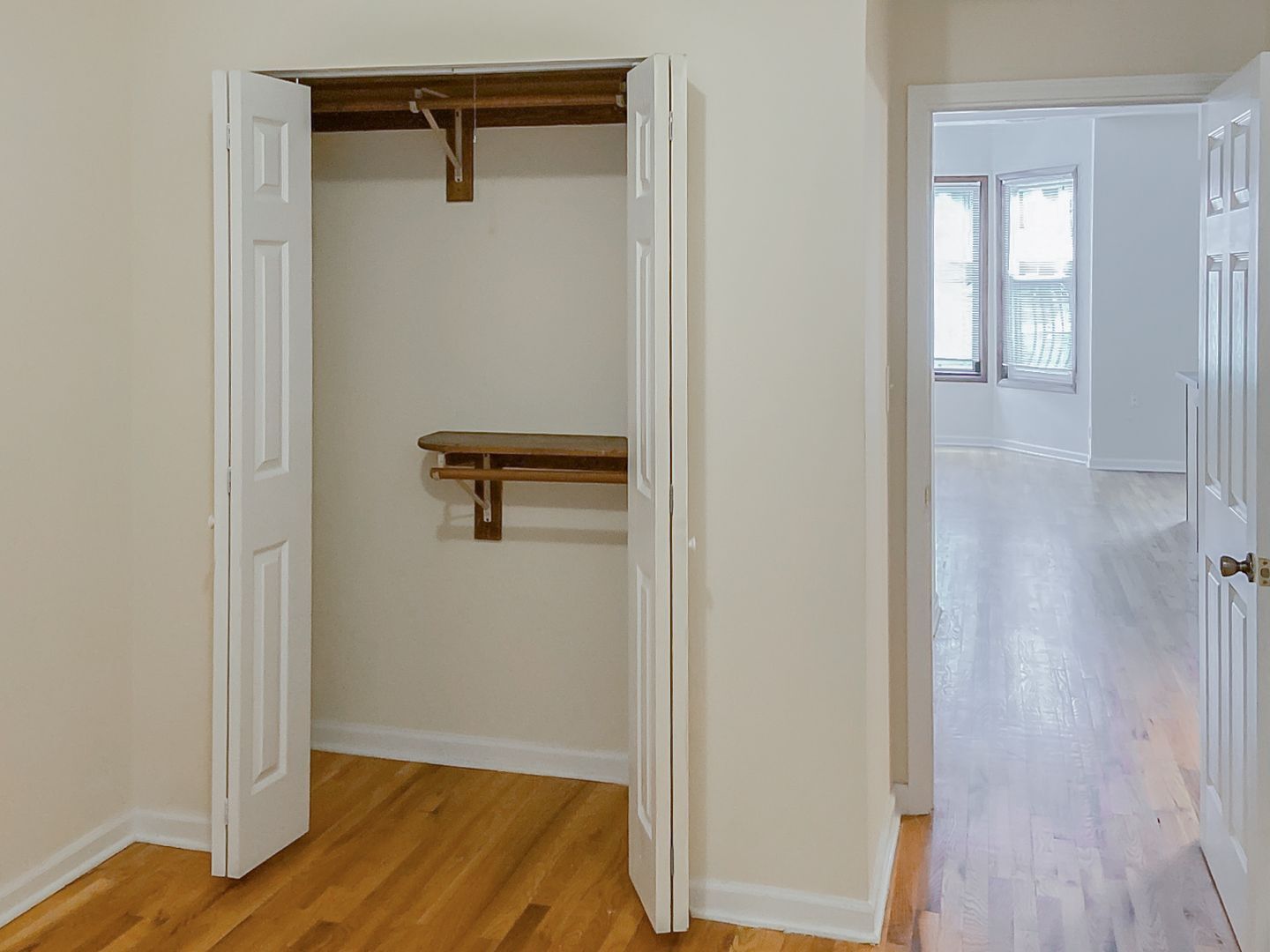 Building Photo - 2519 N Lincoln Ave