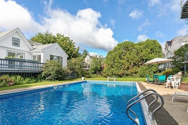 Building Photo - 15 S Fairview St