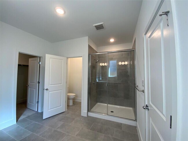 Building Photo - 537 Bauer Lp