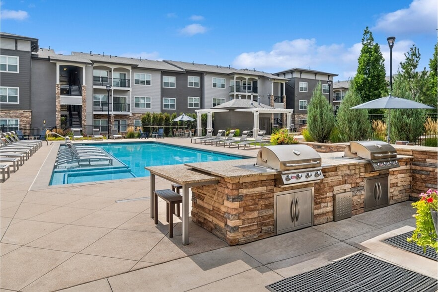 Building Photo - Carrick Bend