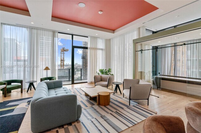 Building Photo - 11 NE 6th St