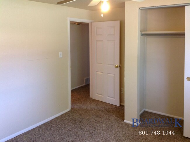 Building Photo - Exceptional Pet Friendly 5 Bedroom Home in...