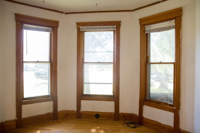 Building Photo - 2711-DELAW