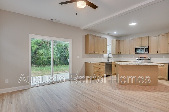 Building Photo - 34 Sherman St