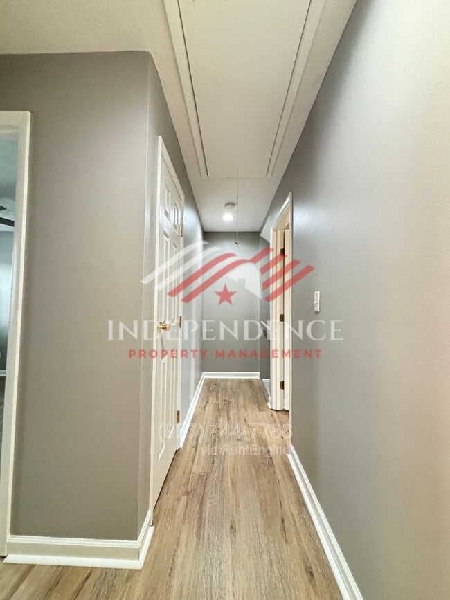 Building Photo - 1173 Navaho Dr