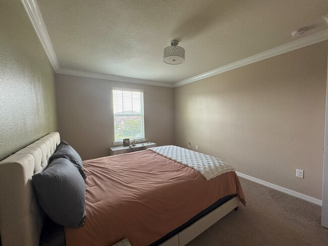 Building Photo - Hillcroft Drive