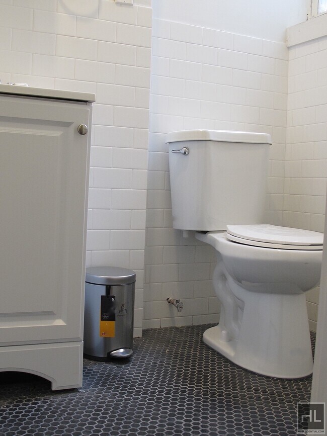 Building Photo - 637 WILSON AVENUE