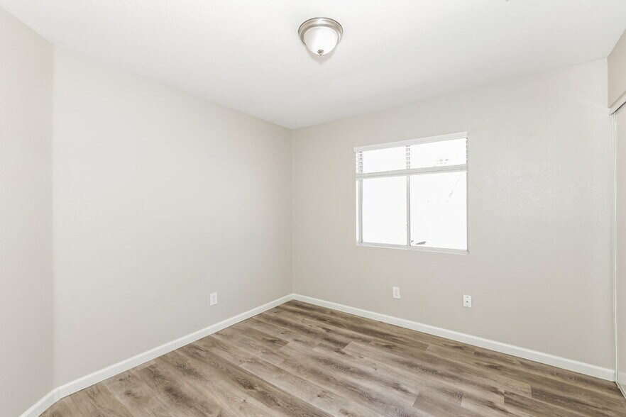 Building Photo - 6939 Wineberry Dr