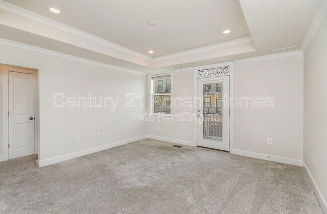 Building Photo - 43347 Goshen Run Sq