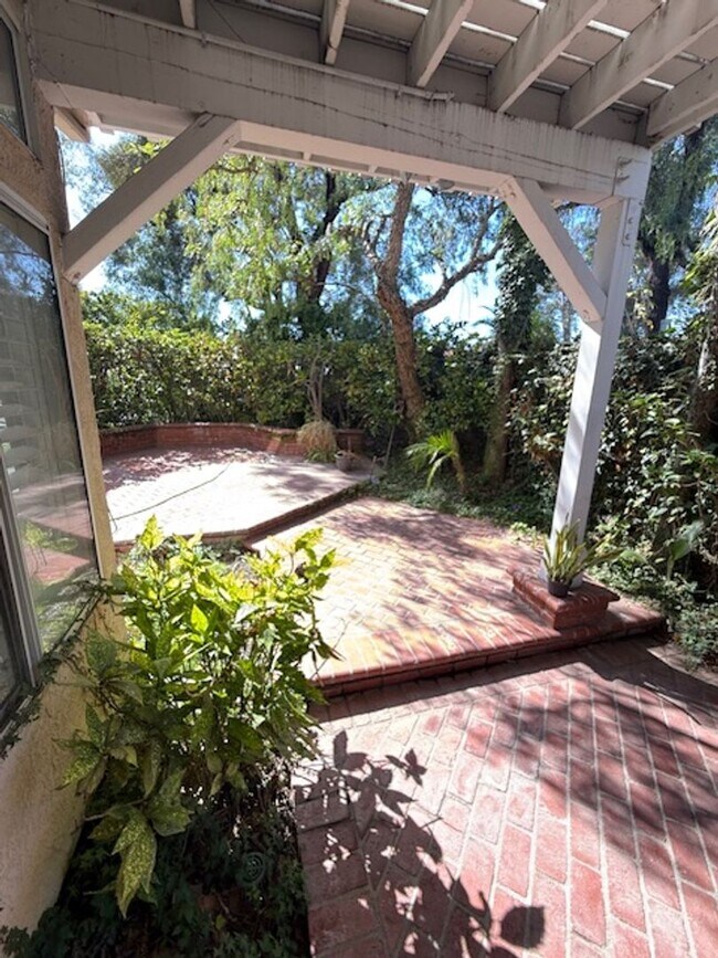 Building Photo - Over 3000 sq feet in Trabuco Canyon
