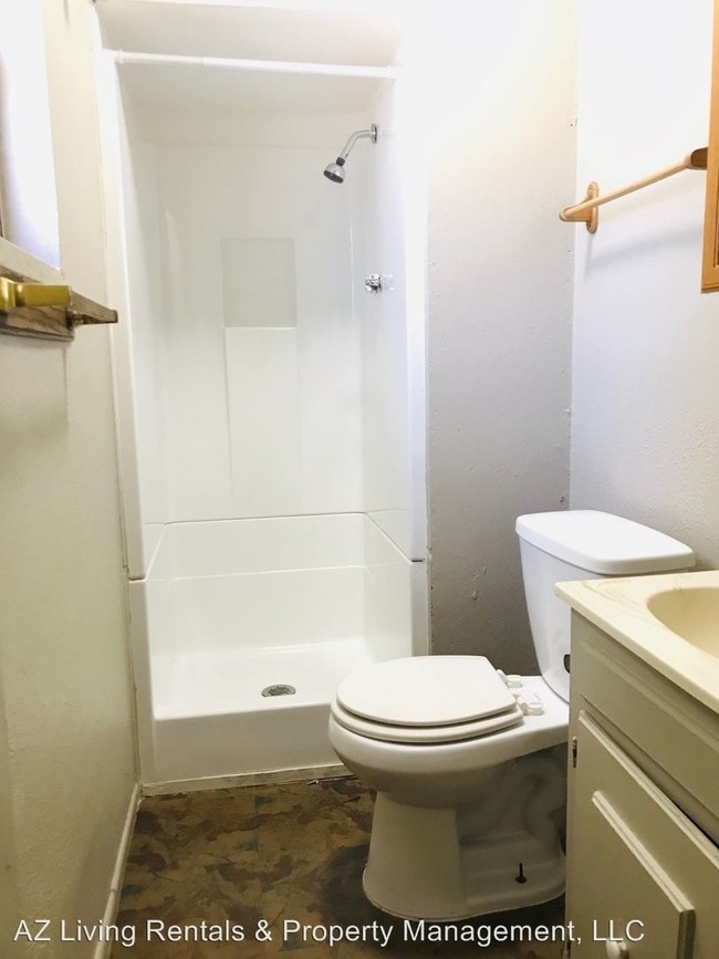 Building Photo - 3 br, 2 bath House - 2125 Club Avenue