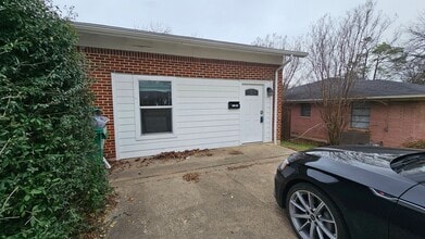 Building Photo - 2115 Glenwood Ln