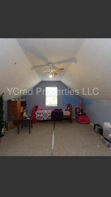 Building Photo - Spacious 4br Home With Finished Basement