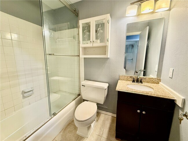 Building Photo - 20 Annette Ln