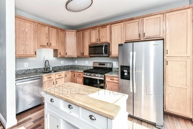 Building Photo - 2017 Capstone Cir