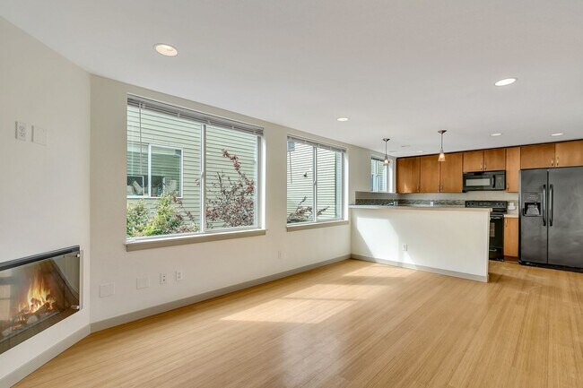 Building Photo - 4781 35th Ave S