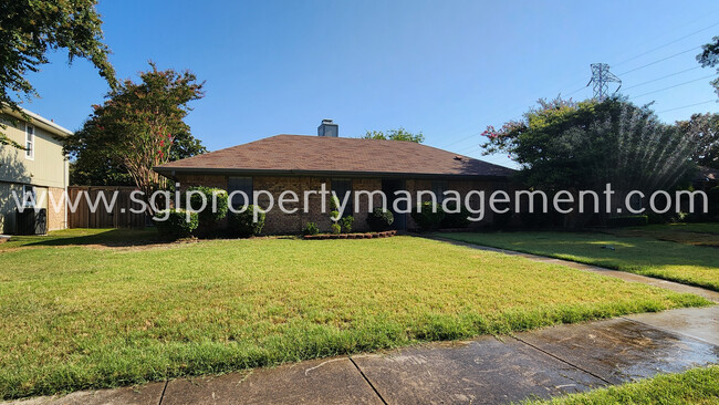 Building Photo - Great 4 bedroom Richardson home