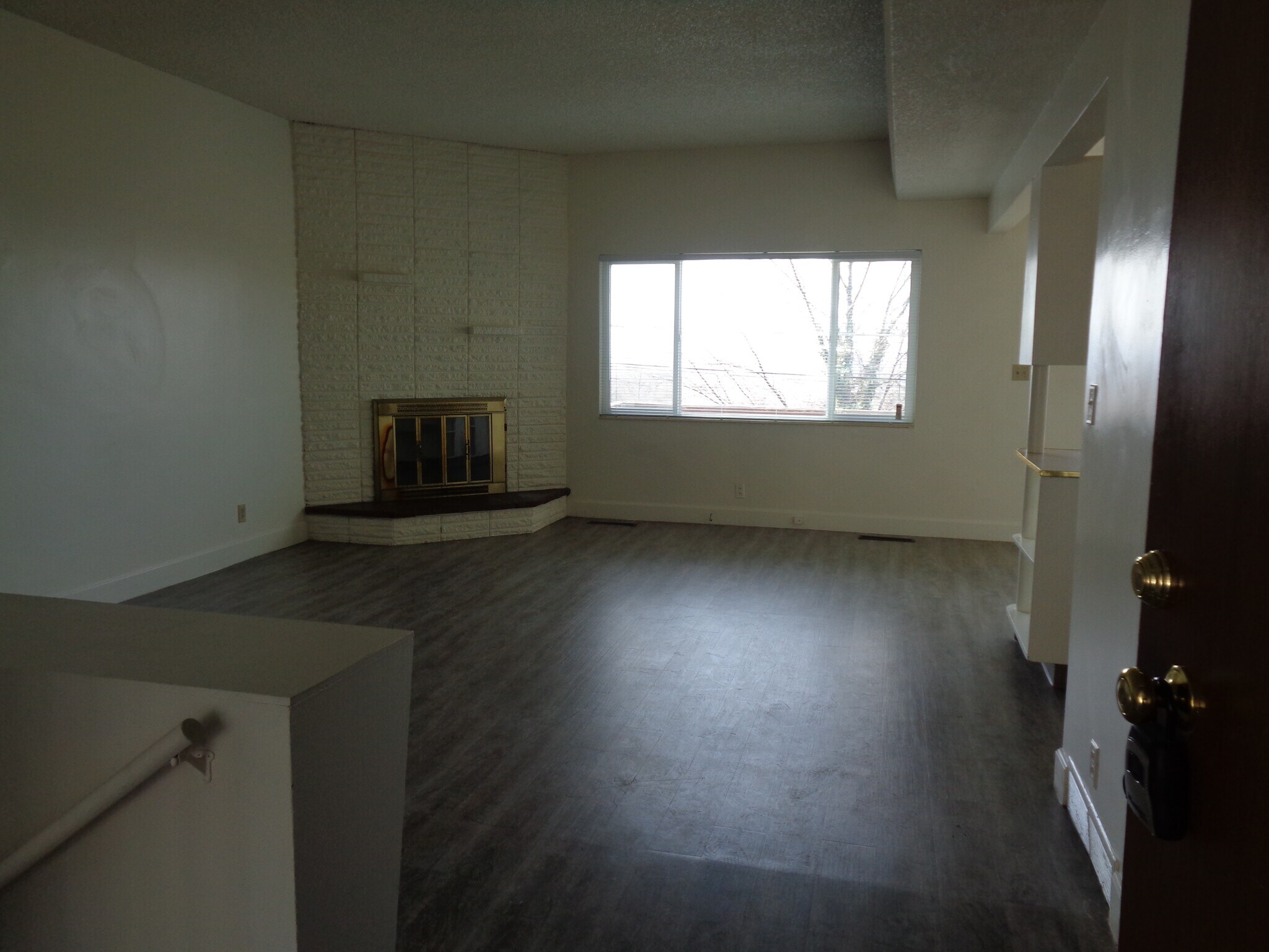 Building Photo - 1800 S Foothill Dr