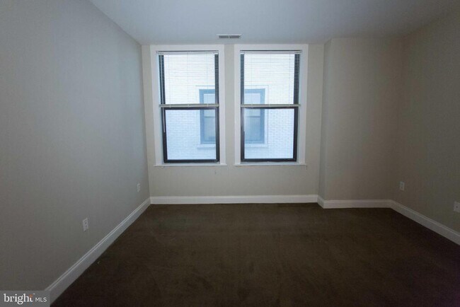 Building Photo - 1411 Walnut St