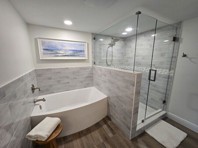 Building Photo - Make this your winter getaway!