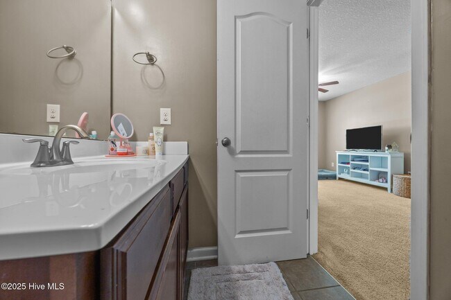 Building Photo - 841 Dynasty Dr