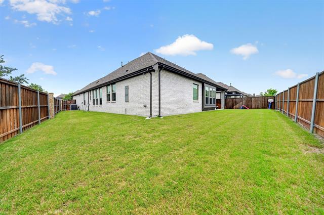 Building Photo - 525 Goose Lake Dr
