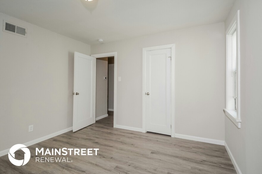 Building Photo - 219 Sadonia Ave