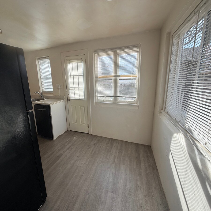 Building Photo - 1713 Aspen St