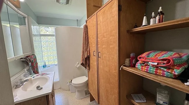 Building Photo - 10-Minute Walk to WWU with Plenty of Easy Street Parking