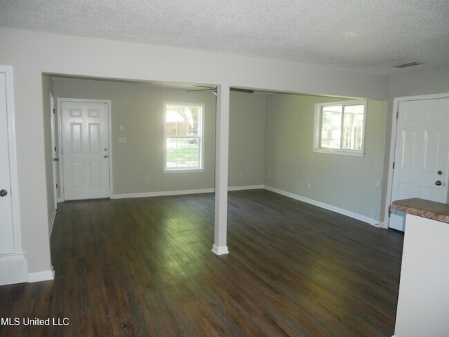 Building Photo - 2765 Normandy Cove