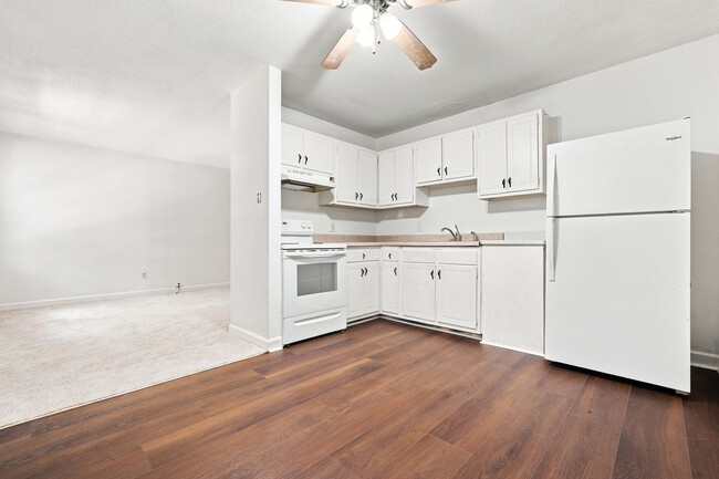 Building Photo - 107A Stinson St Ext