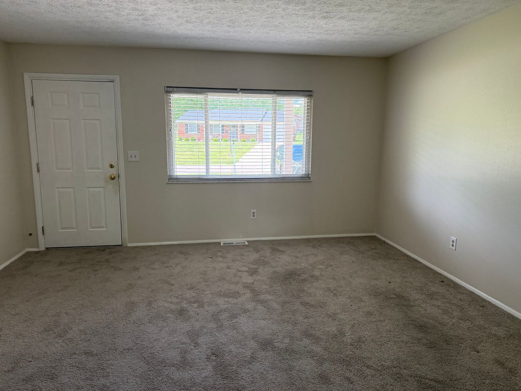 Building Photo - 9358 Bluegate Dr