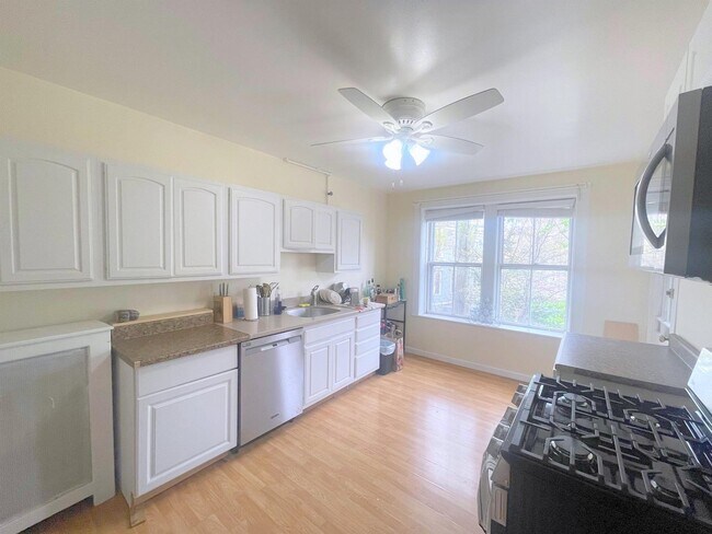 Primary Photo - 38 Fairfield St