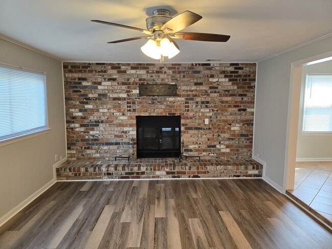 Family Room - 1584 Boles Pl