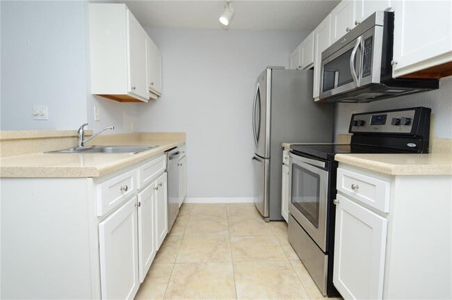 Building Photo - 10263 Gandy Blvd N