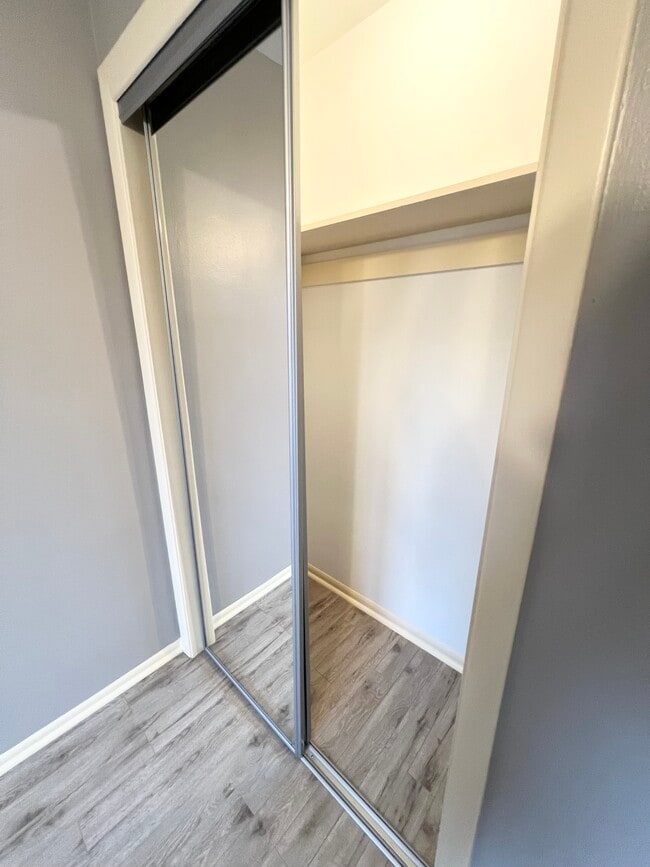 Building Photo - 20301 Shelburne Rd