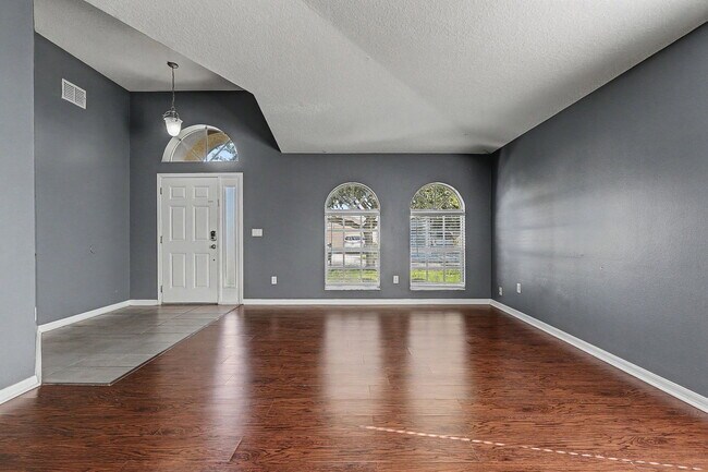 Building Photo - 30936 Baclan Dr