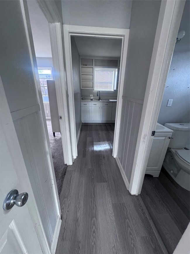 Building Photo - 1306 Weiss St