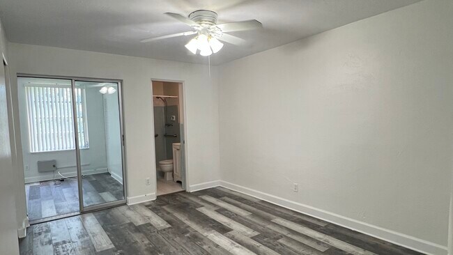 Building Photo - 2462 Brazilia Dr