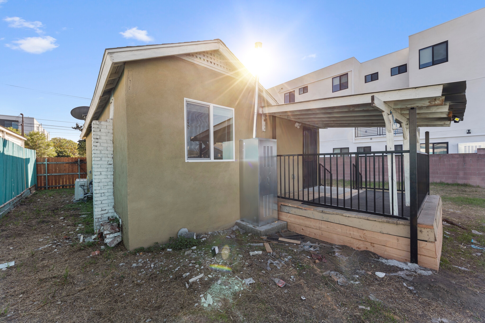 Building Photo - 1443 W 36th Pl