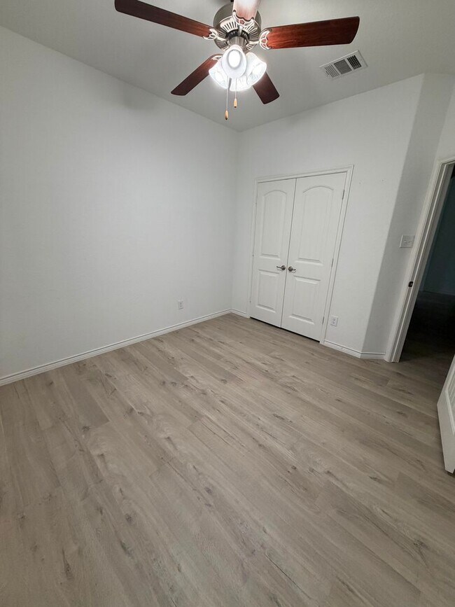 Building Photo - 10020 Levelland Pl