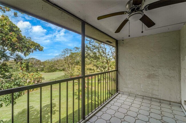 Building Photo - 6101 N Falls Cir Dr