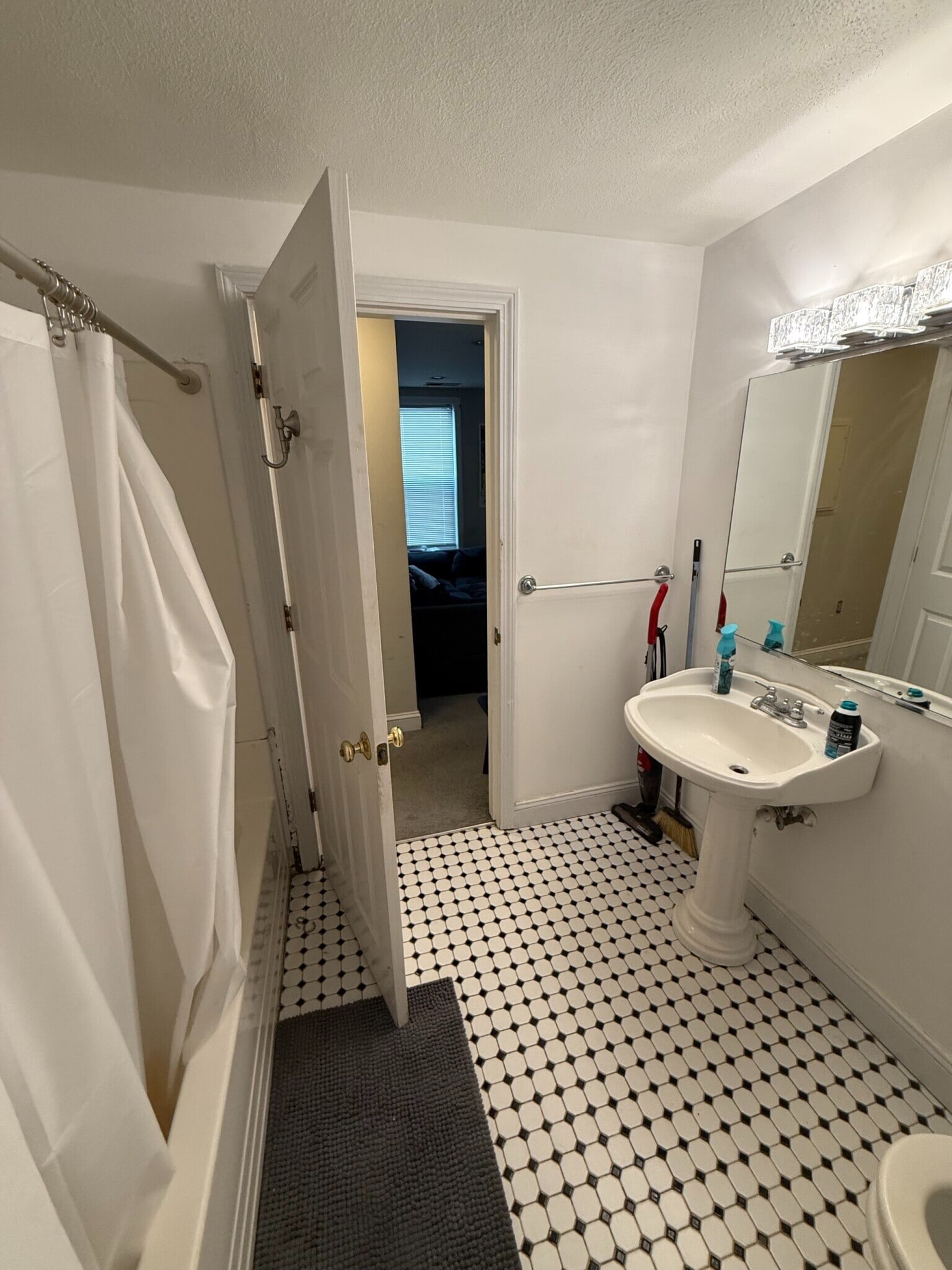 Building Photo - 190 L St