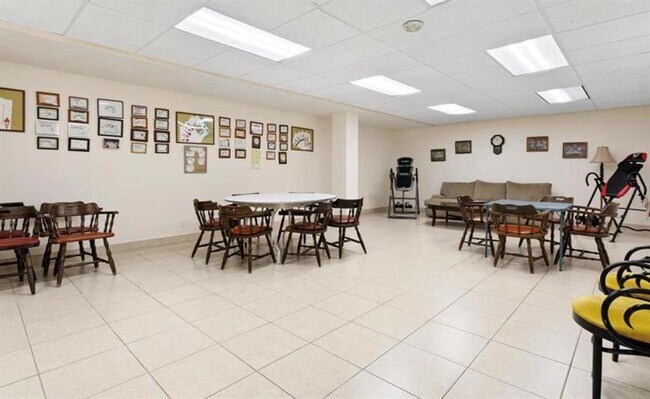 Building Photo - 101 Briny Ave