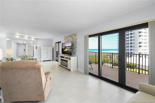 Building Photo - 10044 S Ocean Dr